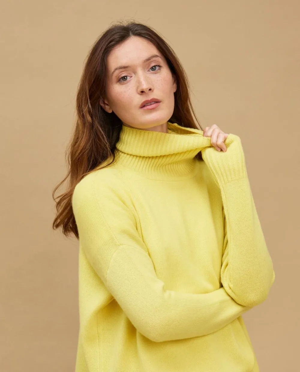 Acanthe Pull col roulé ample 100% cachemire Jaune Fashion