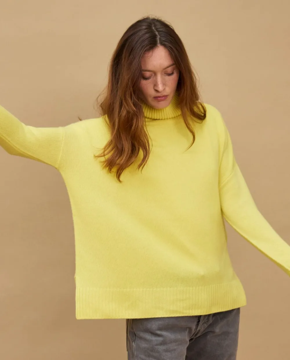 Acanthe Pull col roulé ample 100% cachemire Jaune Fashion