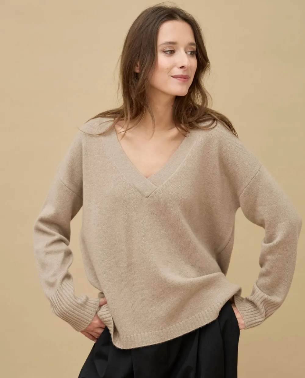 Acanthe Pull loose V croisé 100% cachemire Beige Fashion